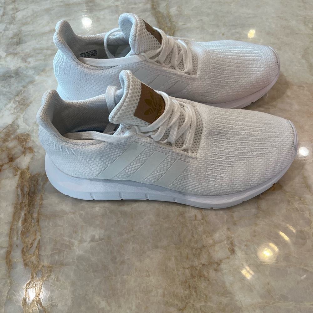 Women’s Adidas Swift Run shoes size 7.5 US